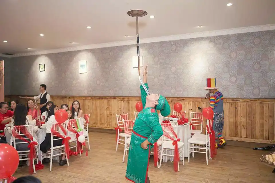 Bàn ghế cam kết mới 100%