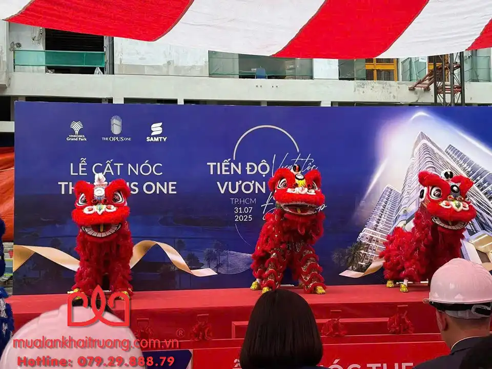 Múa lân khai mạc chào đón khách mời- Dịch vụ khởi công trọn gói Bình Dương